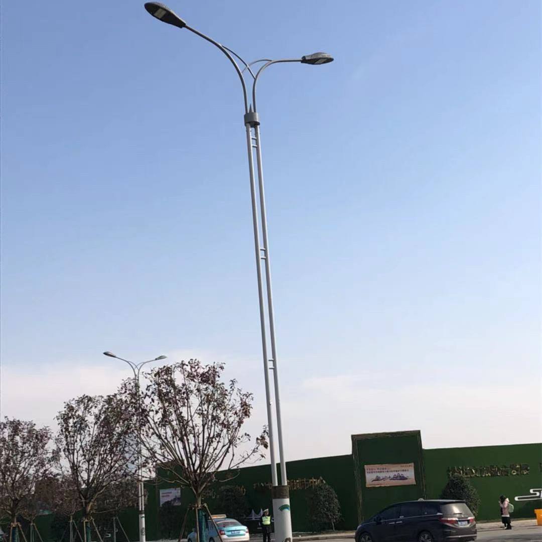 路燈桿廠家生產(chǎn)路燈燈桿 熱鍍鋅20年不生銹高桿燈桿 毛坯桿