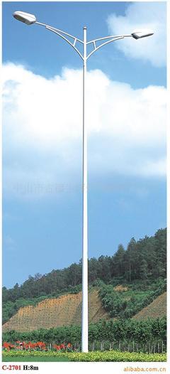 道路照明之光 高桿燈的技術特點與市場應用